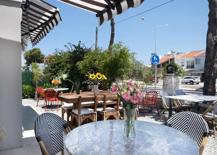 Otel Lui Alaçatı *