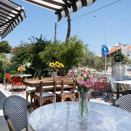 Ξενοδοχείο Lui Alacati *