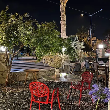 Lui Alacati Ξενοδοχείο *